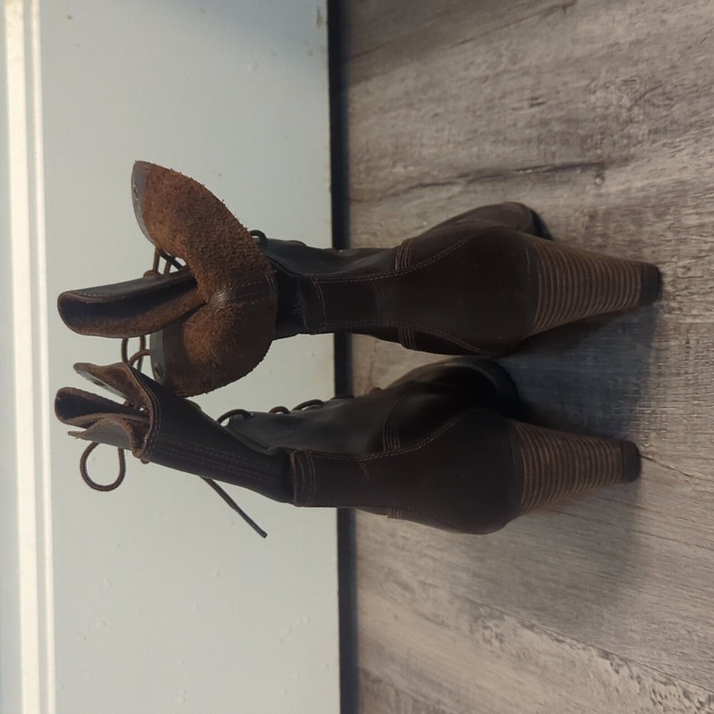 Timberland Boots - Picture 4 of 9